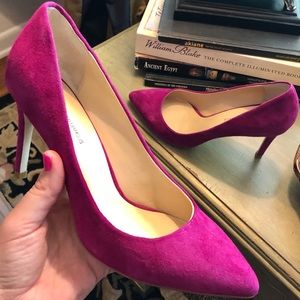 STUNNING Violet Suede Neiman Marcus Heels